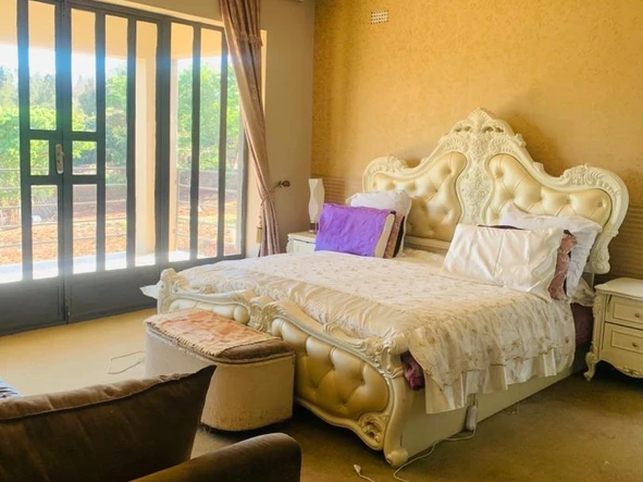 6 Bedroom House