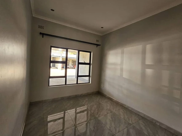 3 Bedroom Flat & Apartment