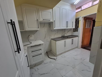 3 Bedroom Flat & Apartment