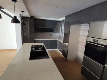 3 Bedroom Flat & Apartment