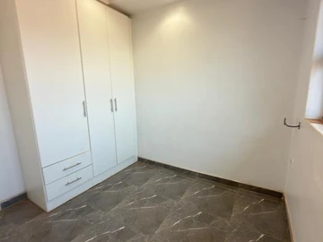 3 Bedroom Flat & Apartment