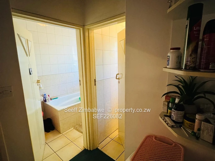 Stylish 2 Bedroom Garden Apartment in Prime Kensington (Sole Mandate)
