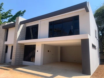 8 Unit Townhouse Complex