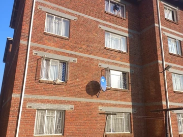 2 Bedroom Flat & Apartment