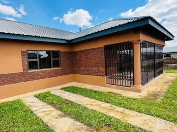 3 Bedroom Garden Flat