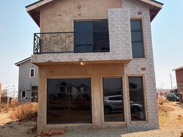 3 Bedroom Flat & Apartment