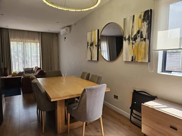 3 Bedroom Flat & Apartment