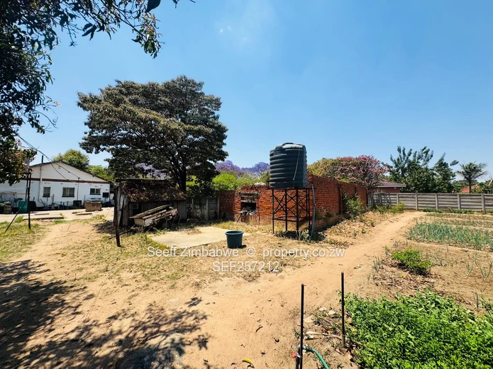 Solid 3-Bedroom Home on 5,423 sqm in Chadcombe (Sole Mandate)