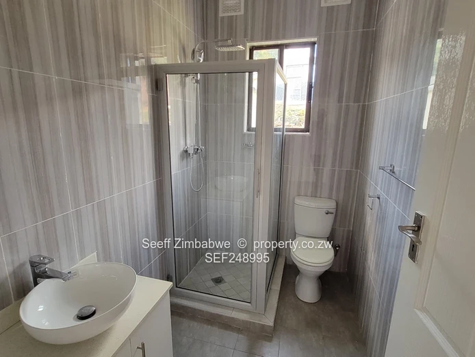 Modern 4-Bed Cluster Home — Private Garden, Pool, Gym, Close to Reekworth School