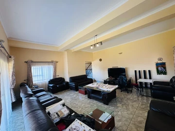 6 Bedroom House