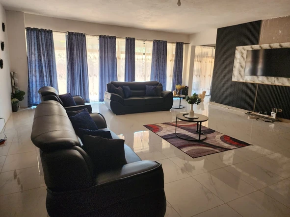 6 Bedroom House