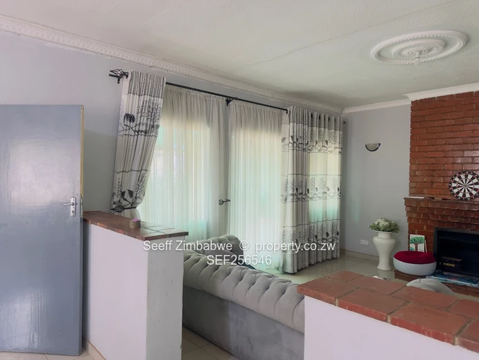 3 bed house on 4136sqm for sale in Old Windsor, Ruwa