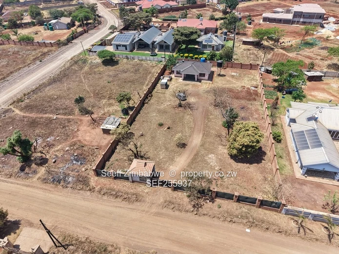 Spacious 3-Bed Cottage on 2040m² with Borehole in Gletwin Park, Harare North