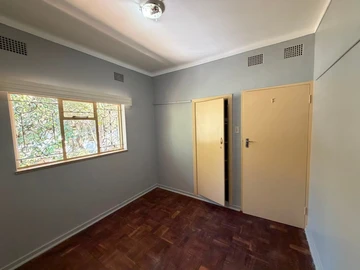 3 Bedroom Flat & Apartment