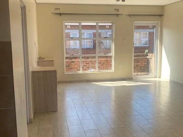 3 Bedroom Flat & Apartment