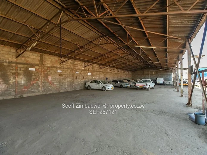 Walled Willowvale Industrial Park: 5000m², Offices & Workshop