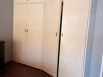 2 Bedroom Flat & Apartment