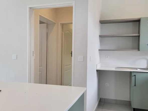 2 Bedroom Flat & Apartment