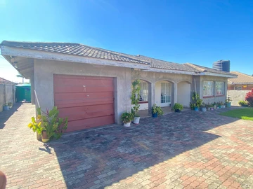 Spacious 4-Bedroom House for Rent in Zimre Park, Harare East