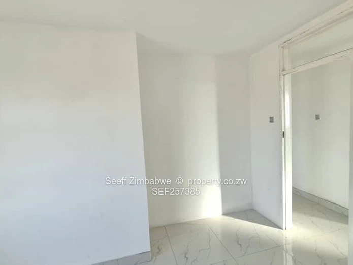 Southview Park: HOUSE FOR SALE - NEAR COMPLETION- 240 m²
