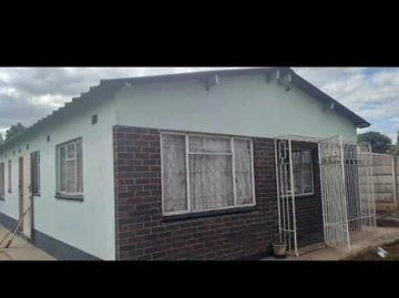 Fully Serviced 6-Bedroom Home in Glenview 3