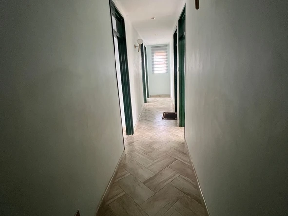 6 Bedroom House