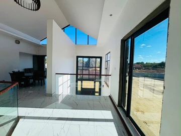 5 Bedroom House