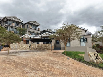 4 Bedroom Flat & Apartment