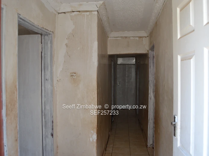 4-Bed Maridale Home — Walled, Paved Courtyard