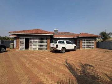 6 Bedroom House