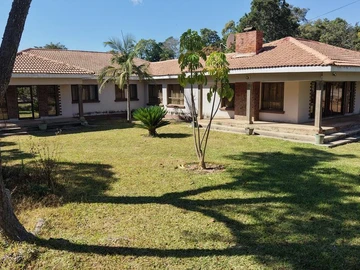 6 Bedroom House