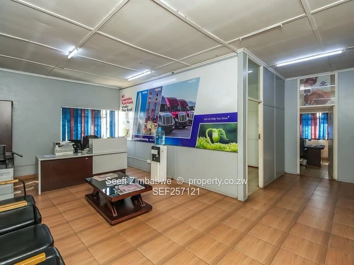 Walled Willowvale Industrial Park: 5000m², Offices & Workshop