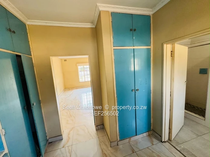 3-Bedroom Family Property On Over 1 Acre