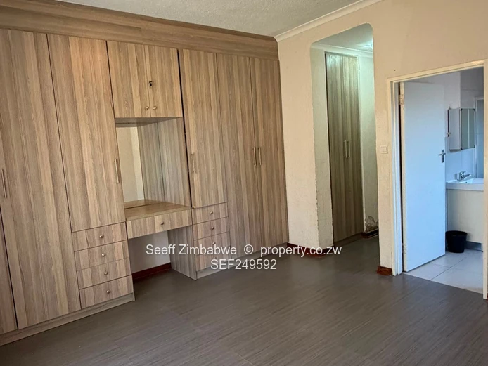 Spacious 4-Bedroom Cluster Unit in Marlborough Mews