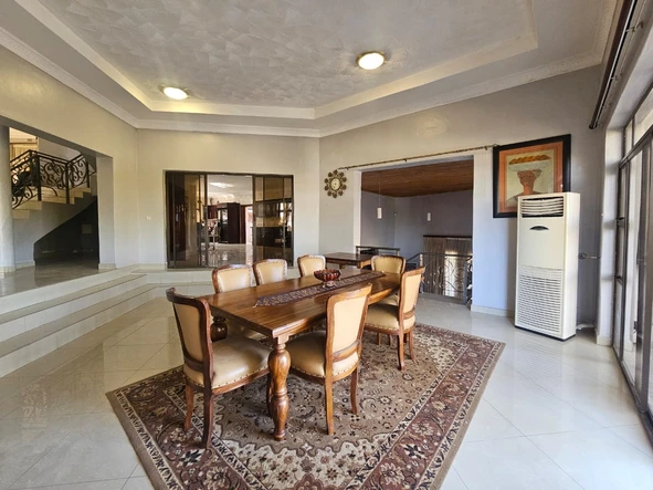 5 Bedroom House