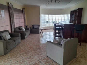 6 Bedroom House