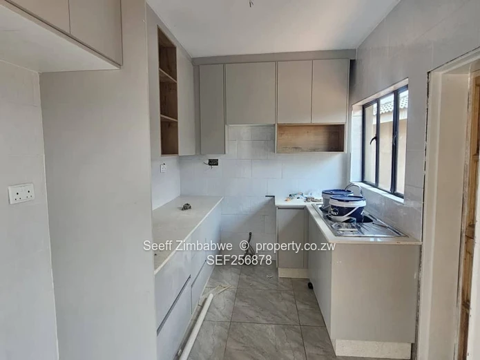 Charming 2-Bedroom Sunway City Cottage with Fitted Kitchen & Borehole