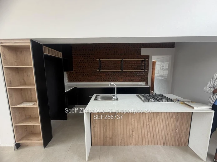 Spacious 3-Bed Face-Brick Home in Secure Hatfield Complex – $900/pm