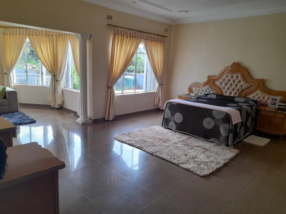 6 Bedroom House