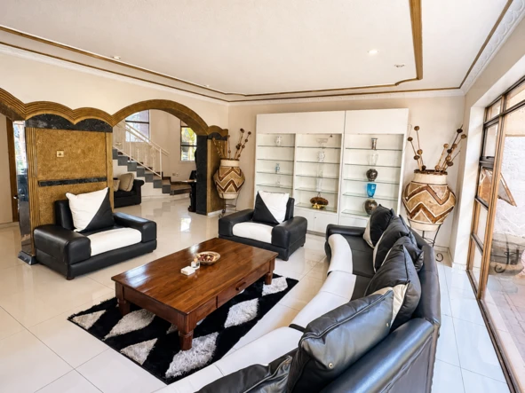 6 Bedroom House