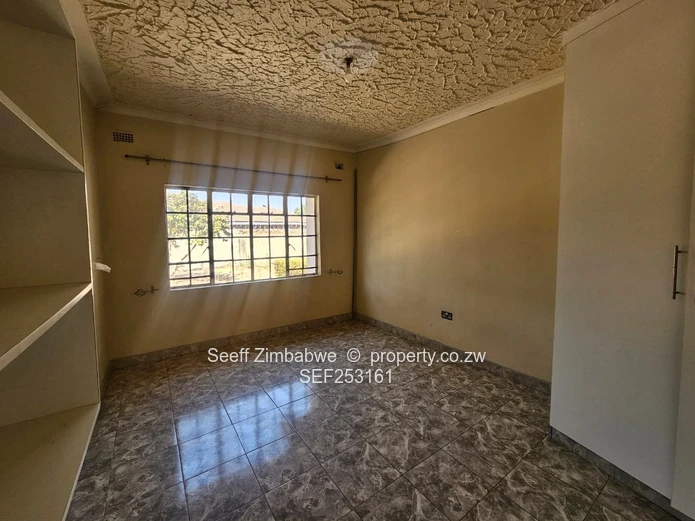 Spacious 4-Bedroom Home With Solar & Borehole In Zimre Park