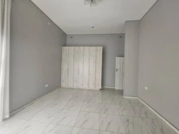 3 Bedroom Flat & Apartment