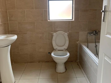 3 Bedroom Flat & Apartment
