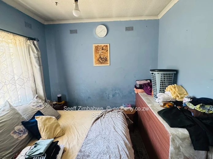 Solid 3-Bedroom Home on 5,423 sqm in Chadcombe (Sole Mandate)
