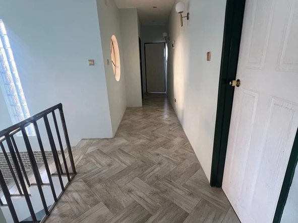 6 Bedroom House