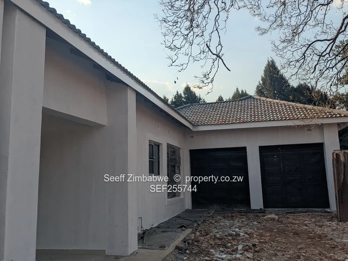 Spacious 5-Bedroom Executive Property with 3-Bedroom Cottage