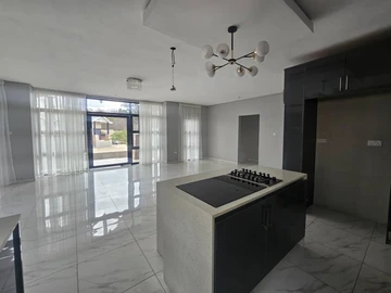 3 Bedroom Flat & Apartment
