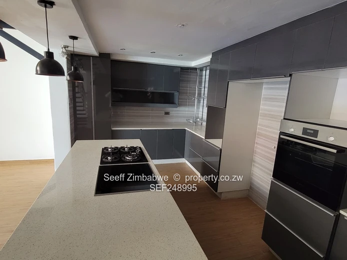 Modern 4-Bed Cluster Home — Private Garden, Pool, Gym, Close to Reekworth School