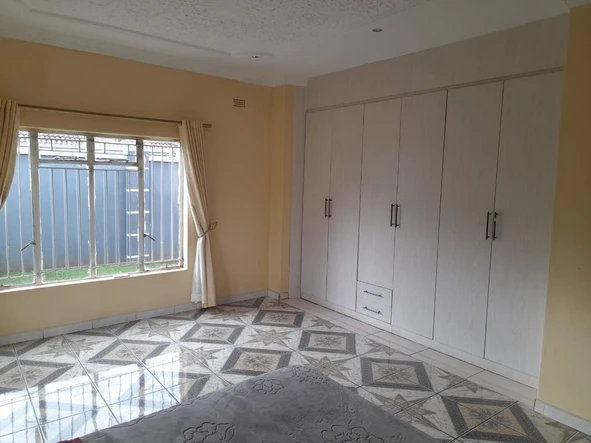 6 Bedroom House