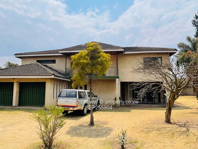 5 Bedroom House For Sale In Old Windsor Ruwa (Sole Mandate)